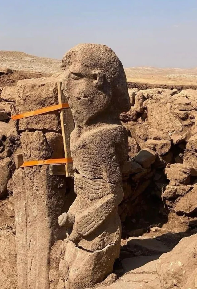male statue at karahan tepe 8000 bce